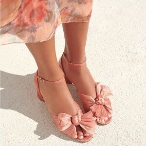 NEW Loeffler Randall Dahlia 6.5